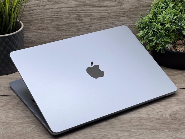 Hibátlan MacBook Air 2025 M4 13” 256GB 2 ÉV Garanciával Számlával Aksi 100%