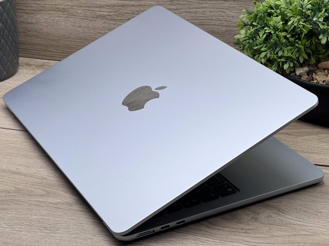 Hibátlan MacBook Air 2025 M4 13” 256GB 2 ÉV Garanciával Számlával Aksi 100%