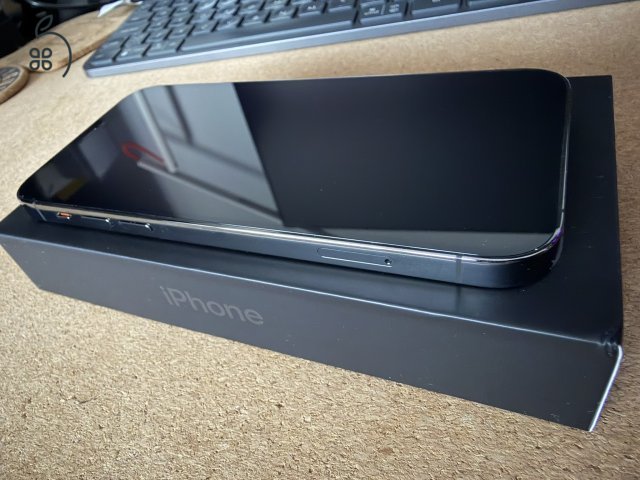 Eladó egy kártya független iPhone 12 Pro 256 GB grafit szürke színben! 