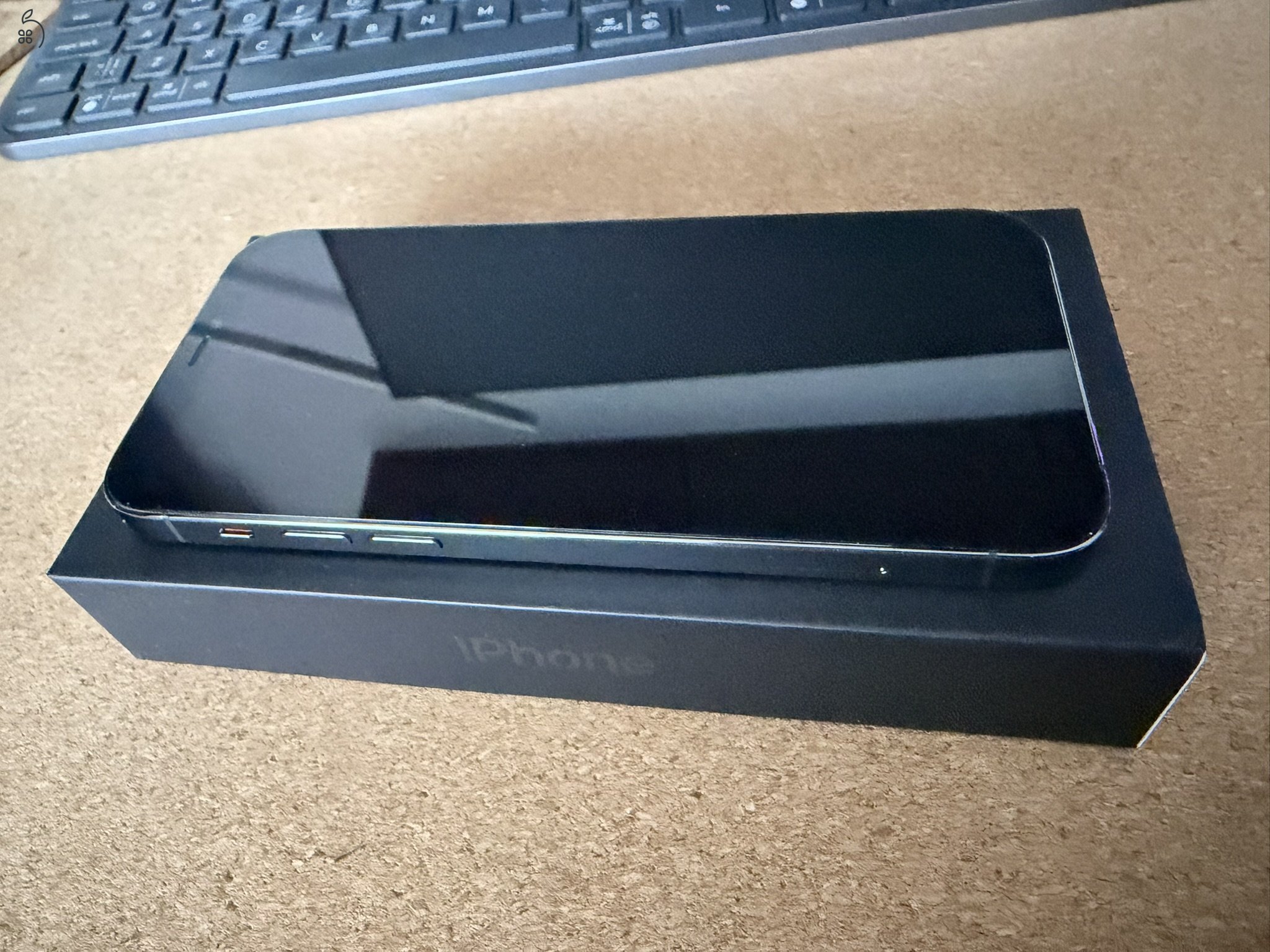 Eladó egy kártya független iPhone 12 Pro 256 GB grafit szürke színben! 