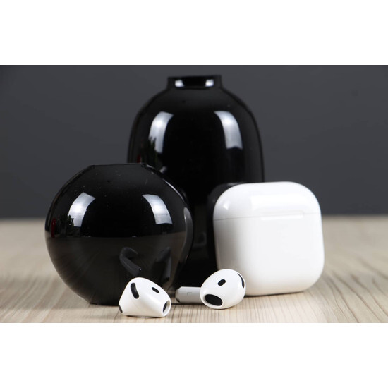 Használt Apple AirPods 4 A US-8573