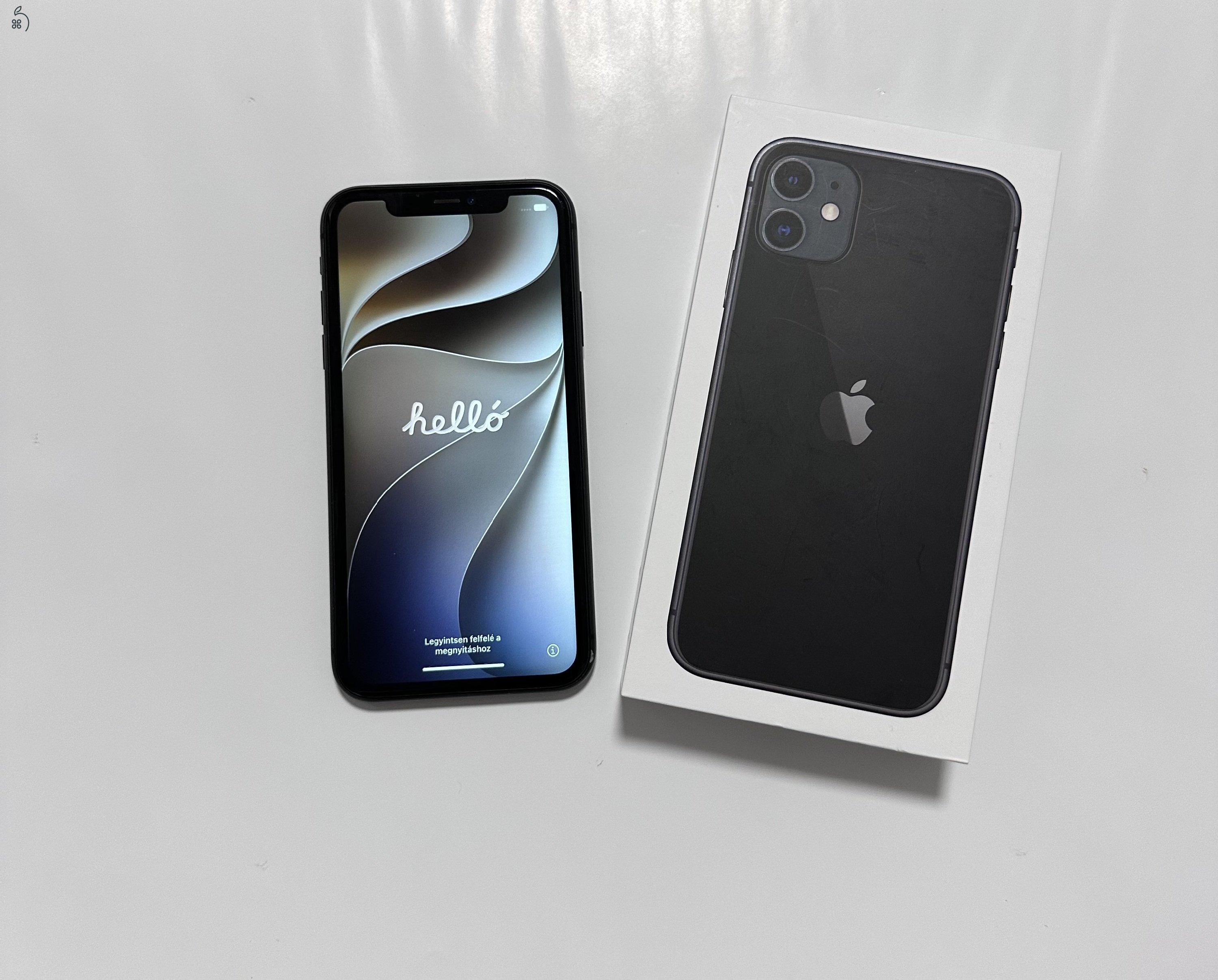 Iphone 11 + doboz + telefontokok