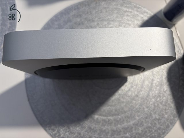 Apple Mac Mini M2 8Gb 256 Gb Hibátlan, szép (8 magos CPU, 10 core GPU, 16 magos Neural Engine)