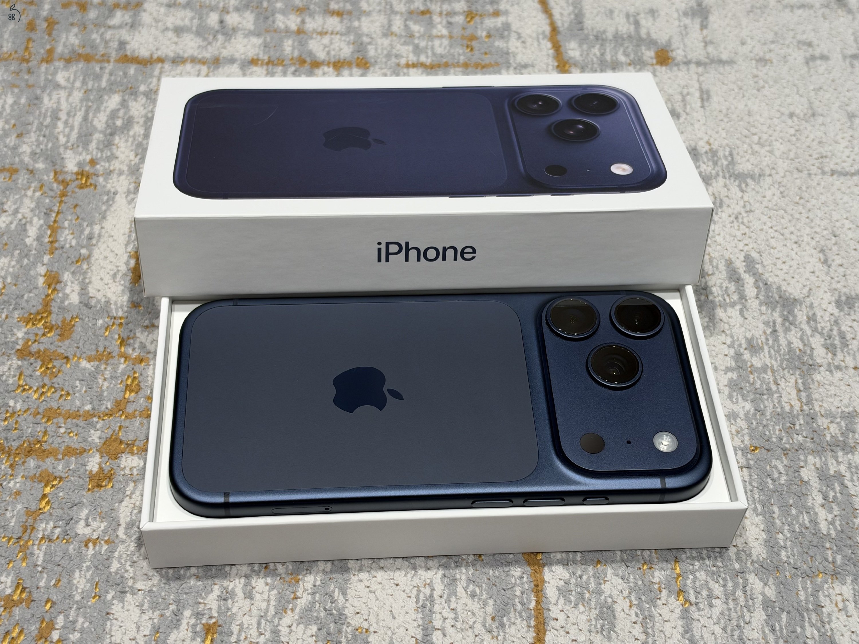  iPhone 17 Pro 512GB mélykék színű, független, 98% akku, Apple garanciával 2028-ig