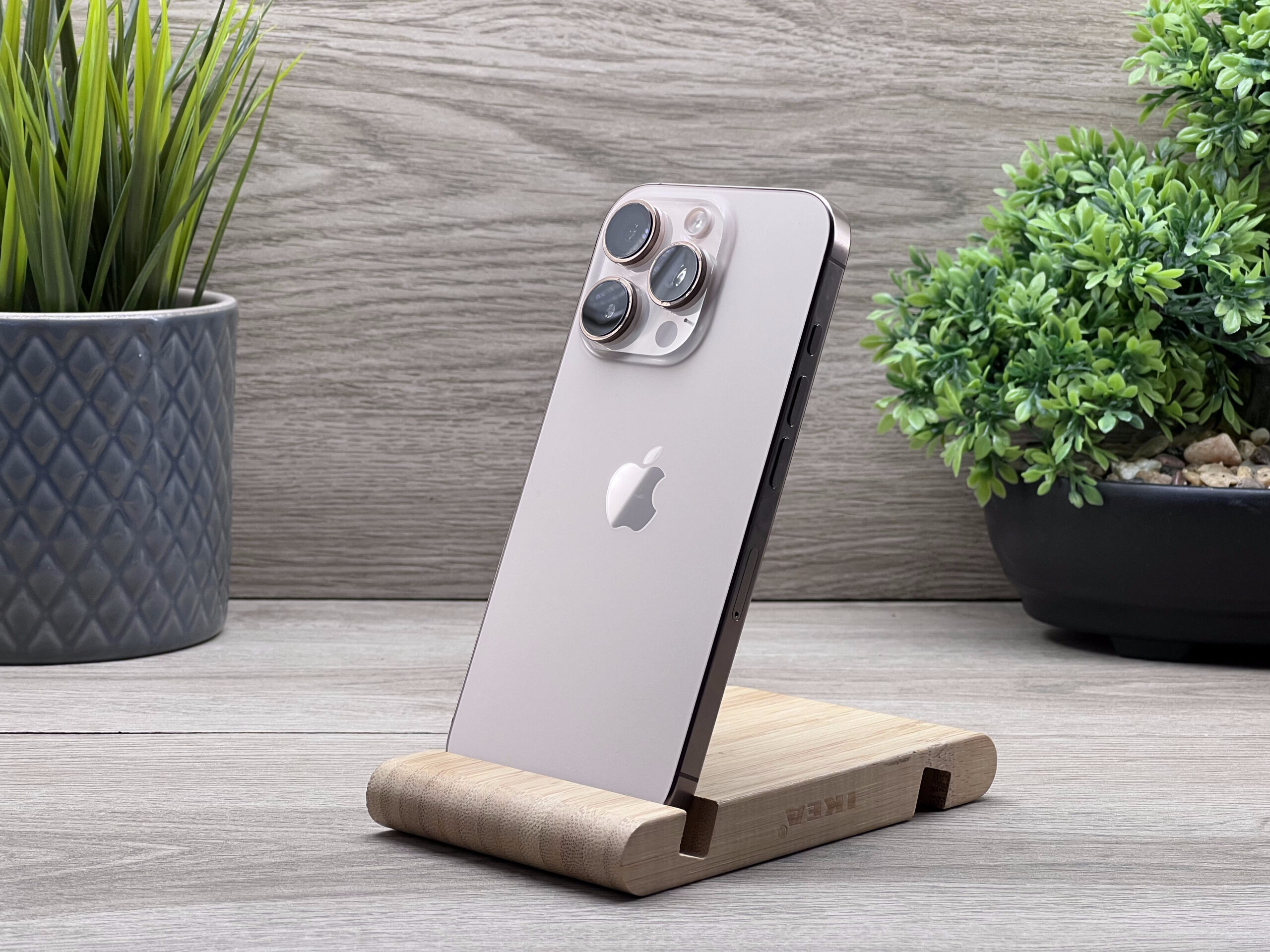 Hibátlan iPhone 16 Pro Desert Titanium 128GB 2 ÉV Garanciával Számlával