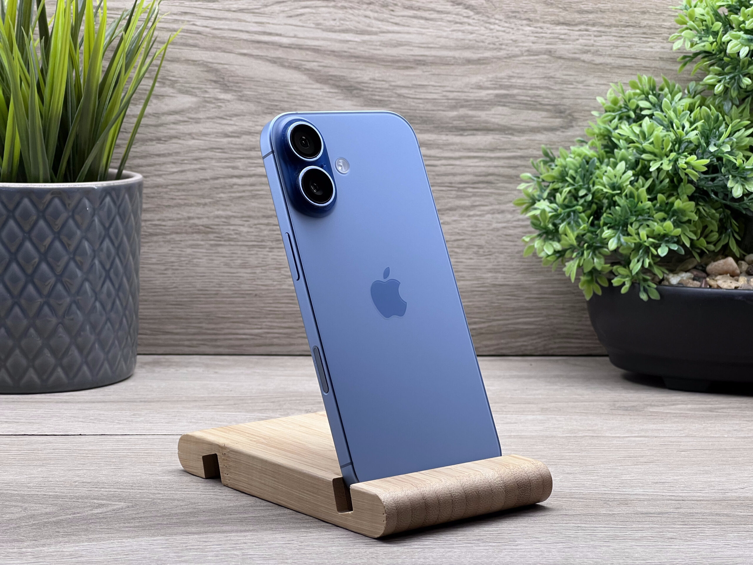 Hibátlan iPhone 17 Mist Blue 256GB 2 ÉV Garanciával Számlával Aksi 100%