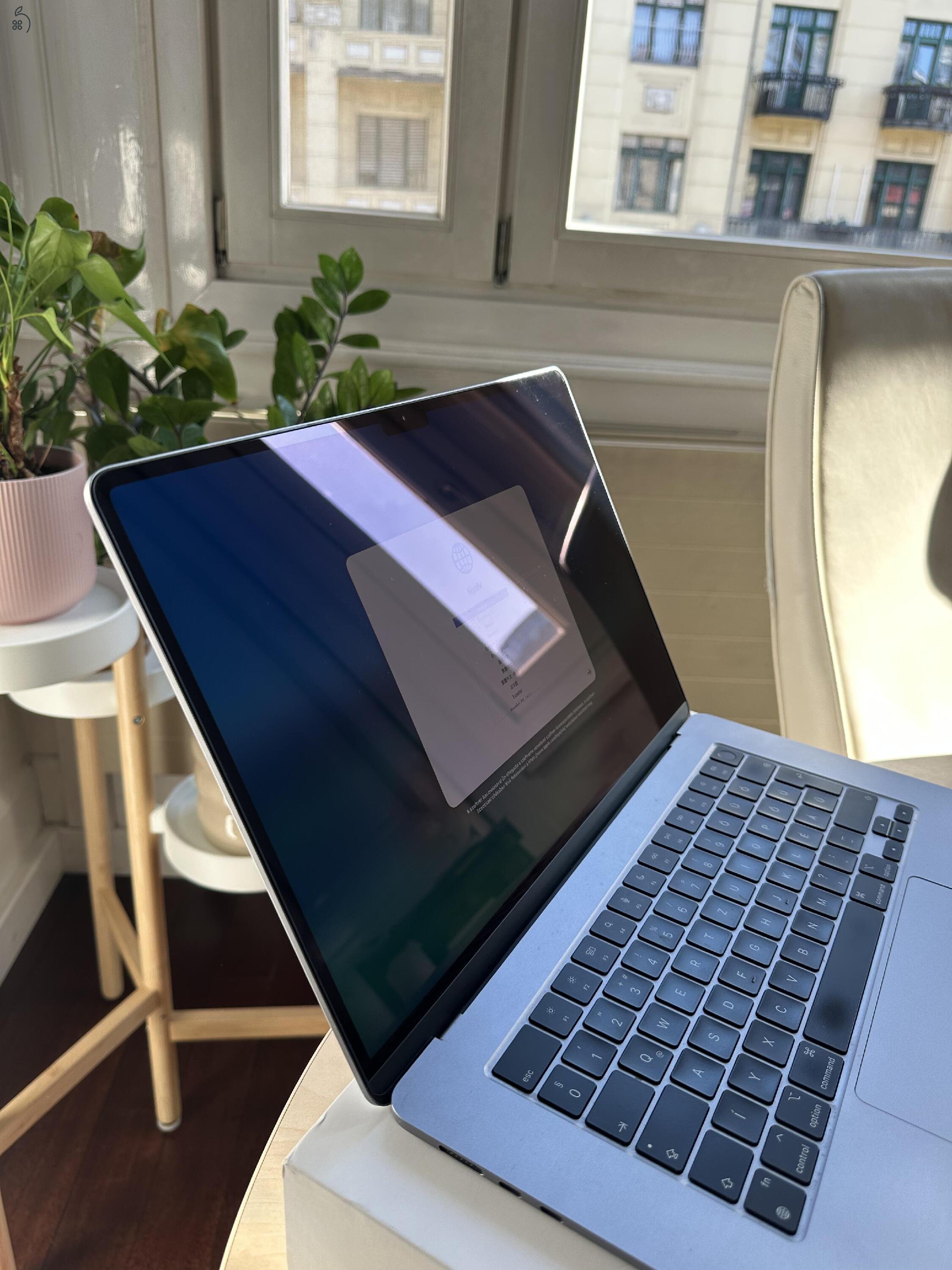 MacBook Air 15” (2023) - M2 / 8 GB RAM / 256 GB SSD