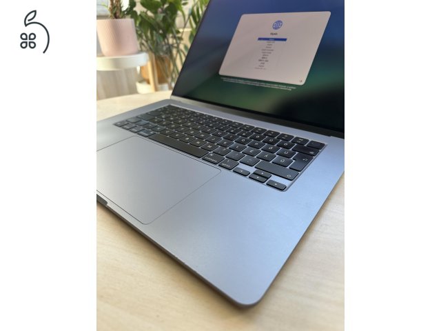 MacBook Air 15” (2023) - M2 / 8 GB RAM / 256 GB SSD