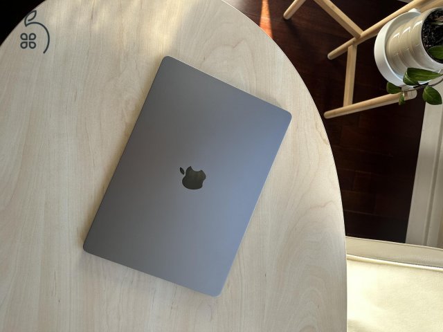 MacBook Air 15” (2023) - M2 / 8 GB RAM / 256 GB SSD