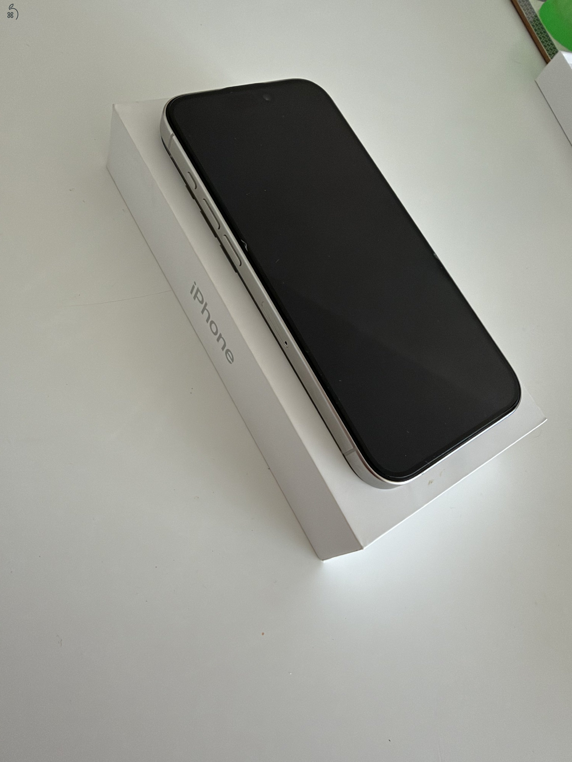 Eladó iPhone 15 Pro fehér titán 128 GB
