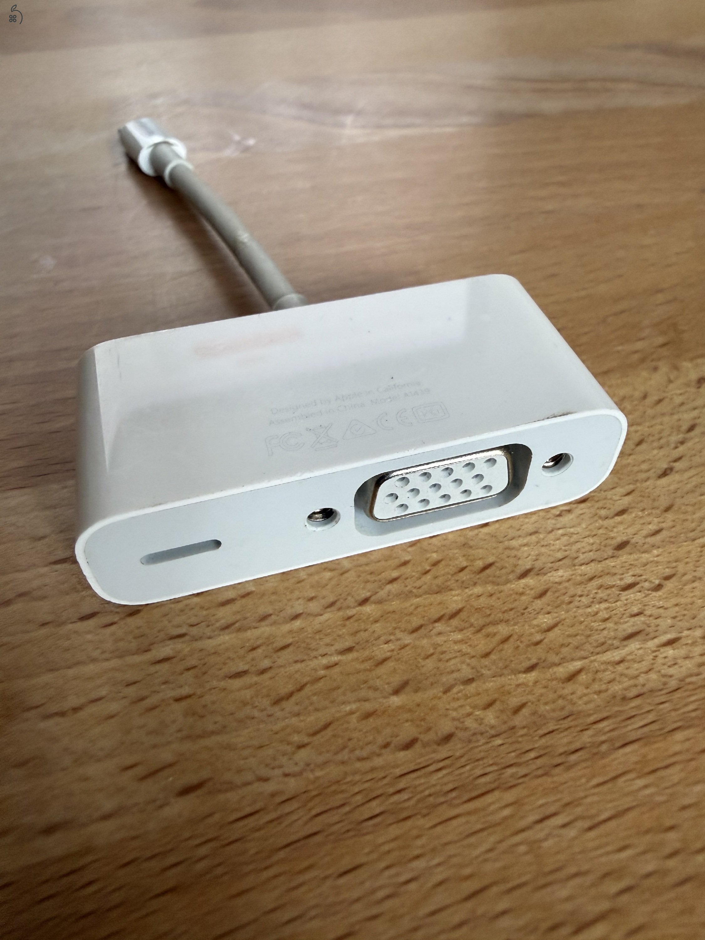 Apple Lightning VGA adapter és töltő csatlakozó - A1439
