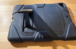Ütésálló páncéltok iPad 9,7 5./6. generációs iPad-ekhez kitámasztóval