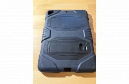 Ütésálló páncéltok iPad 9,7 5./6. generációs iPad-ekhez kitámasztóval