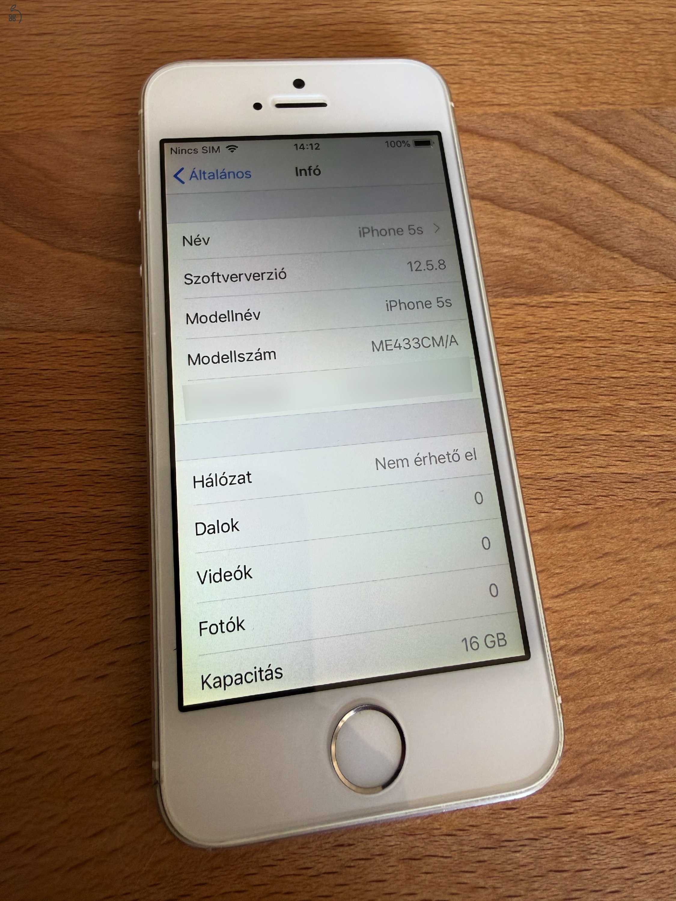 Apple iPhone 5S 16GB Silver, dobozos, tartozékokkal, szép állapotban