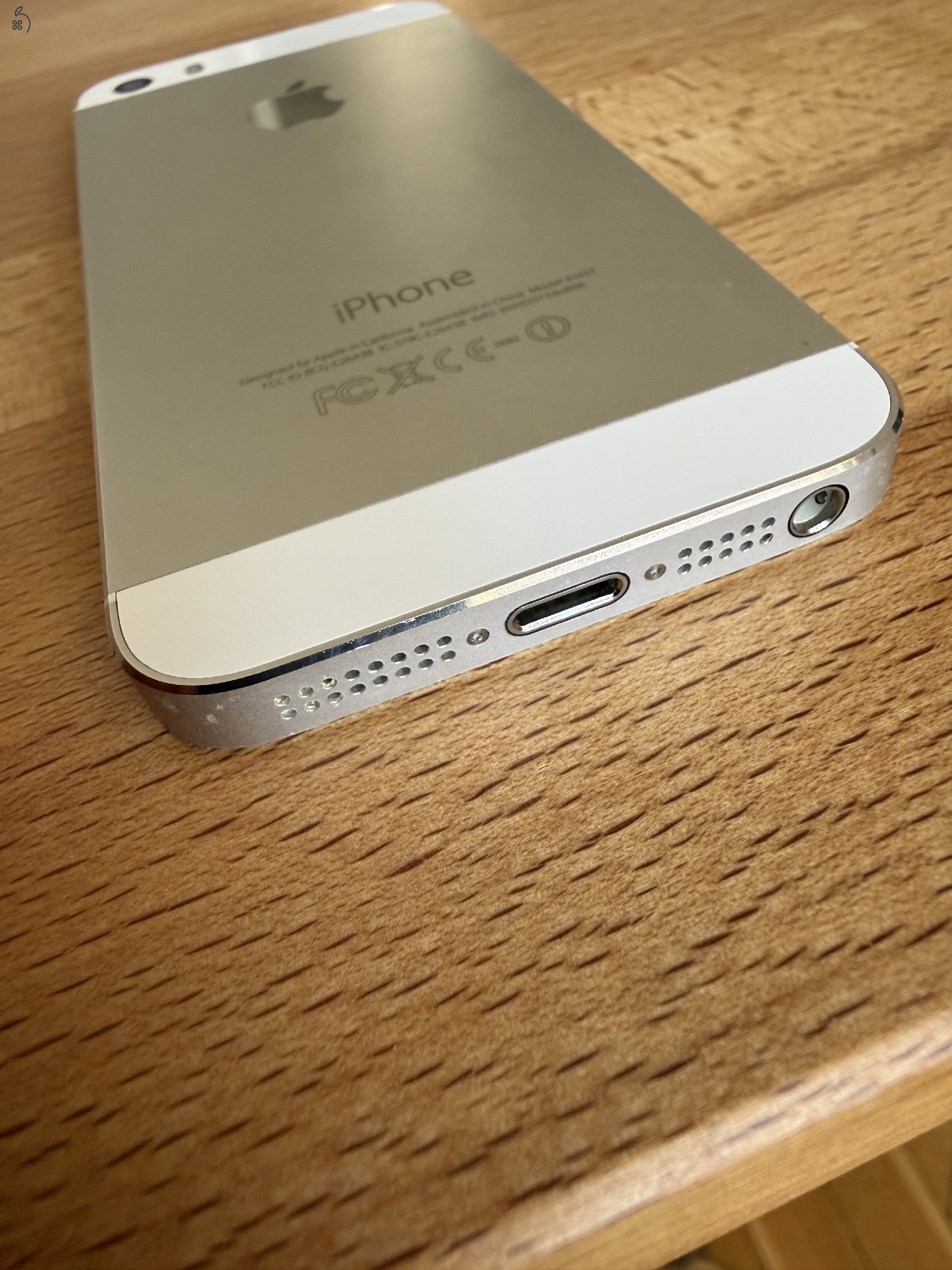 Apple iPhone 5S 16GB Silver, dobozos, tartozékokkal, szép állapotban