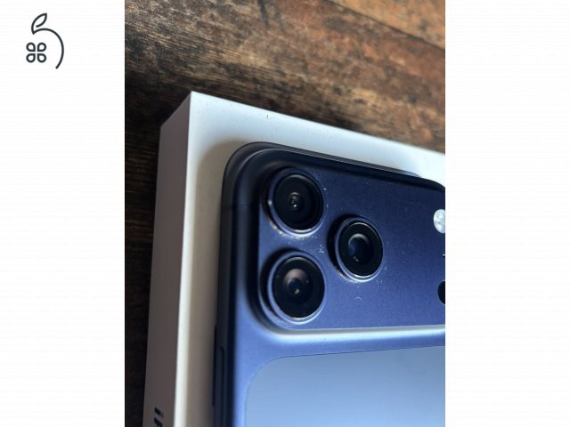 iPhone 17 Pro Max kék 256Gb + Nomad Bőrtok 100% akku