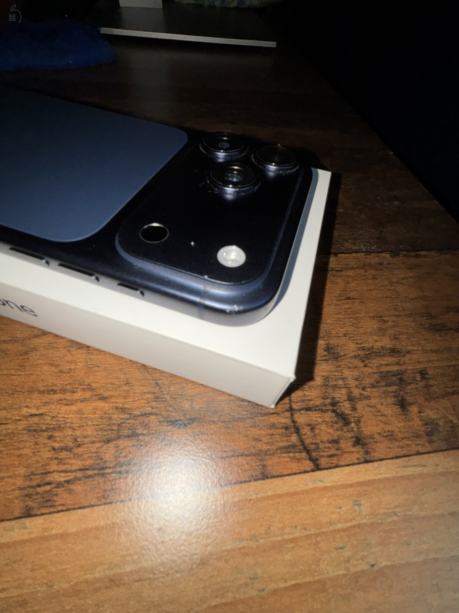iPhone 17 Pro Max kék 256Gb + Nomad Bőrtok 100% akku