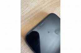 Apple iPhone 11 64 GB fekete színben