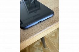 Apple iPhone 11 64 GB fekete színben