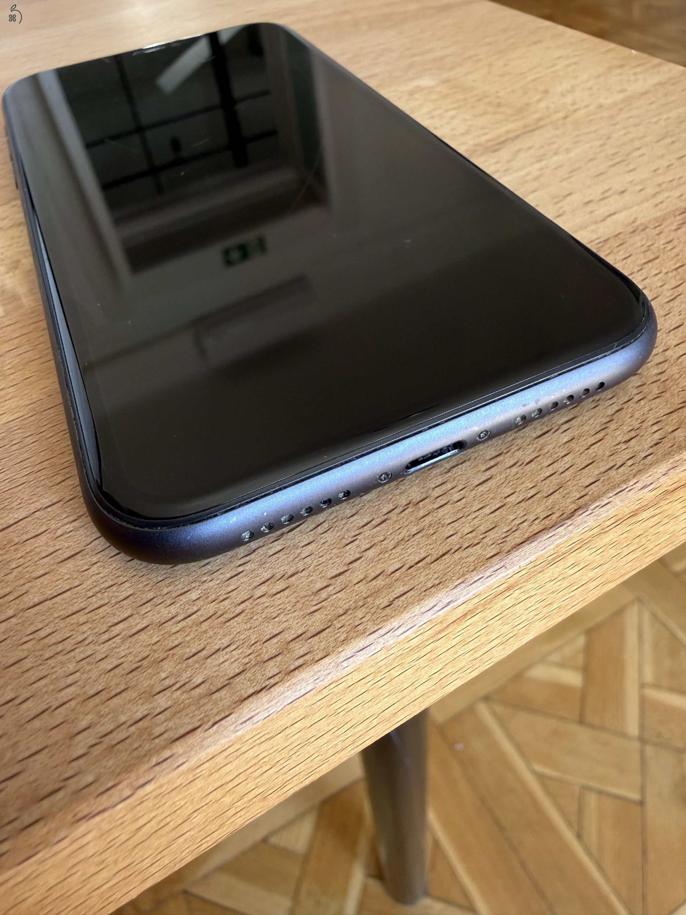 Apple iPhone 11 64 GB fekete színben