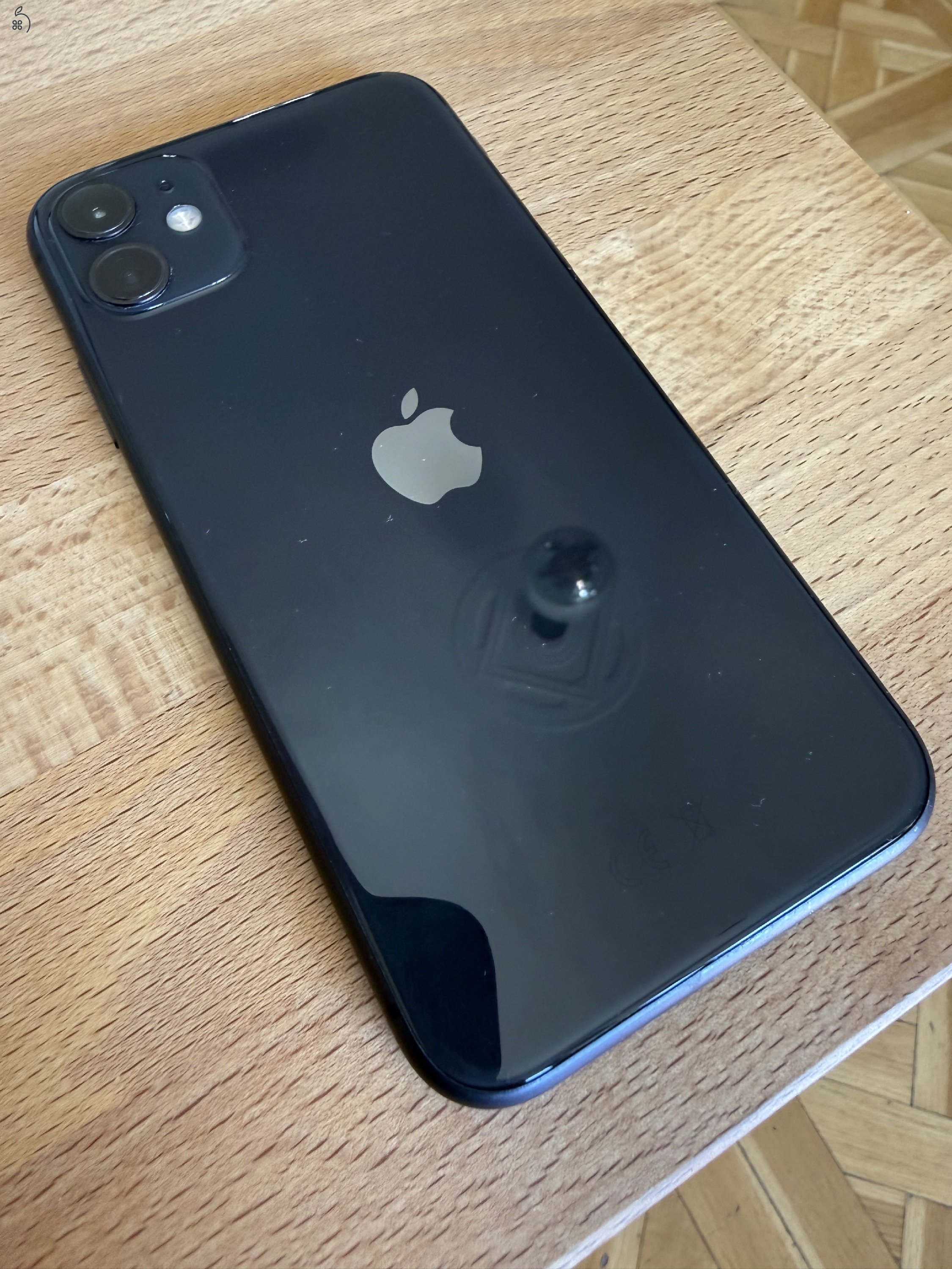 Apple iPhone 11 64 GB fekete színben