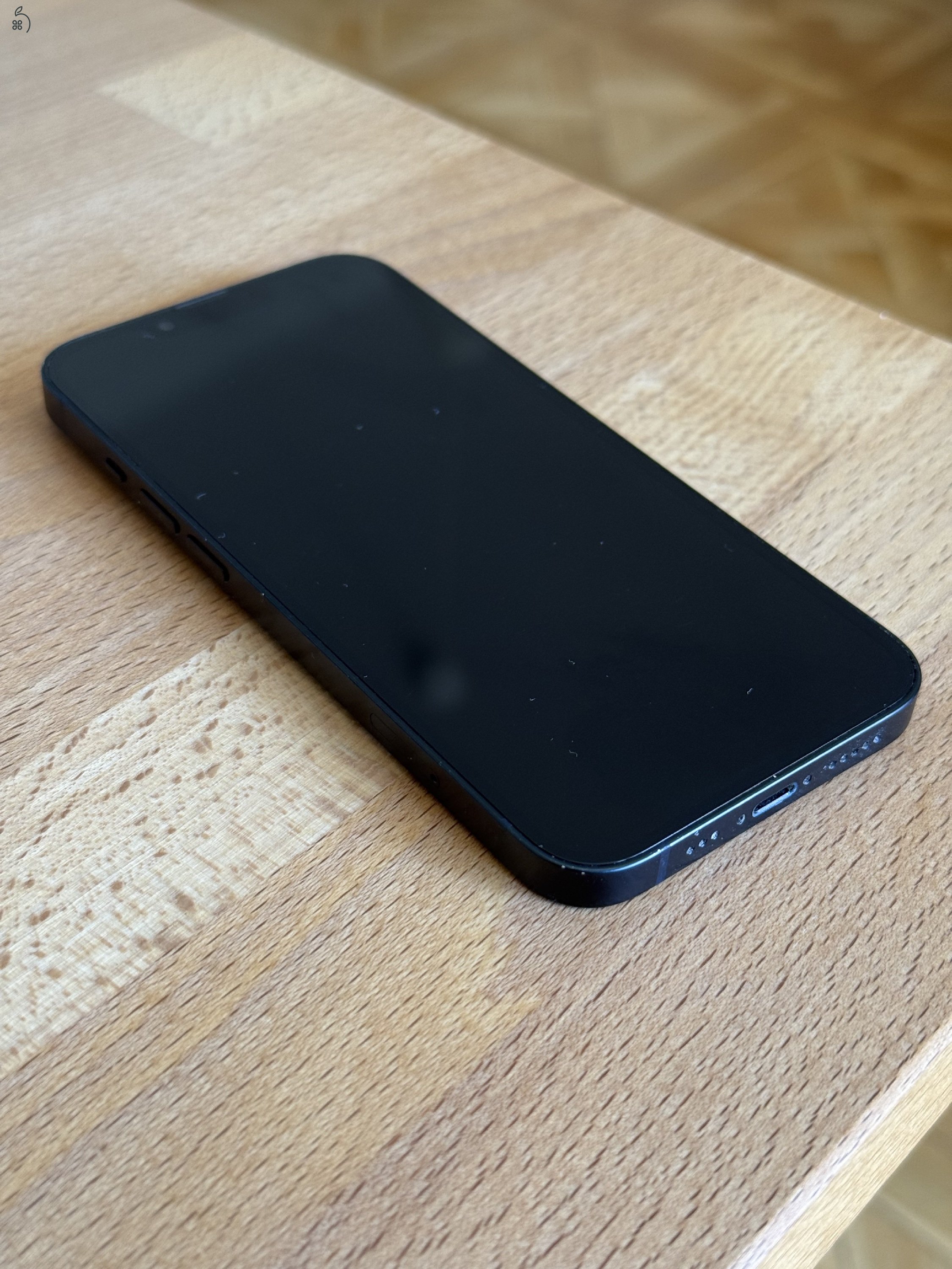 Apple iPhone 13 128 GB, Midnight (éjfekete) színben