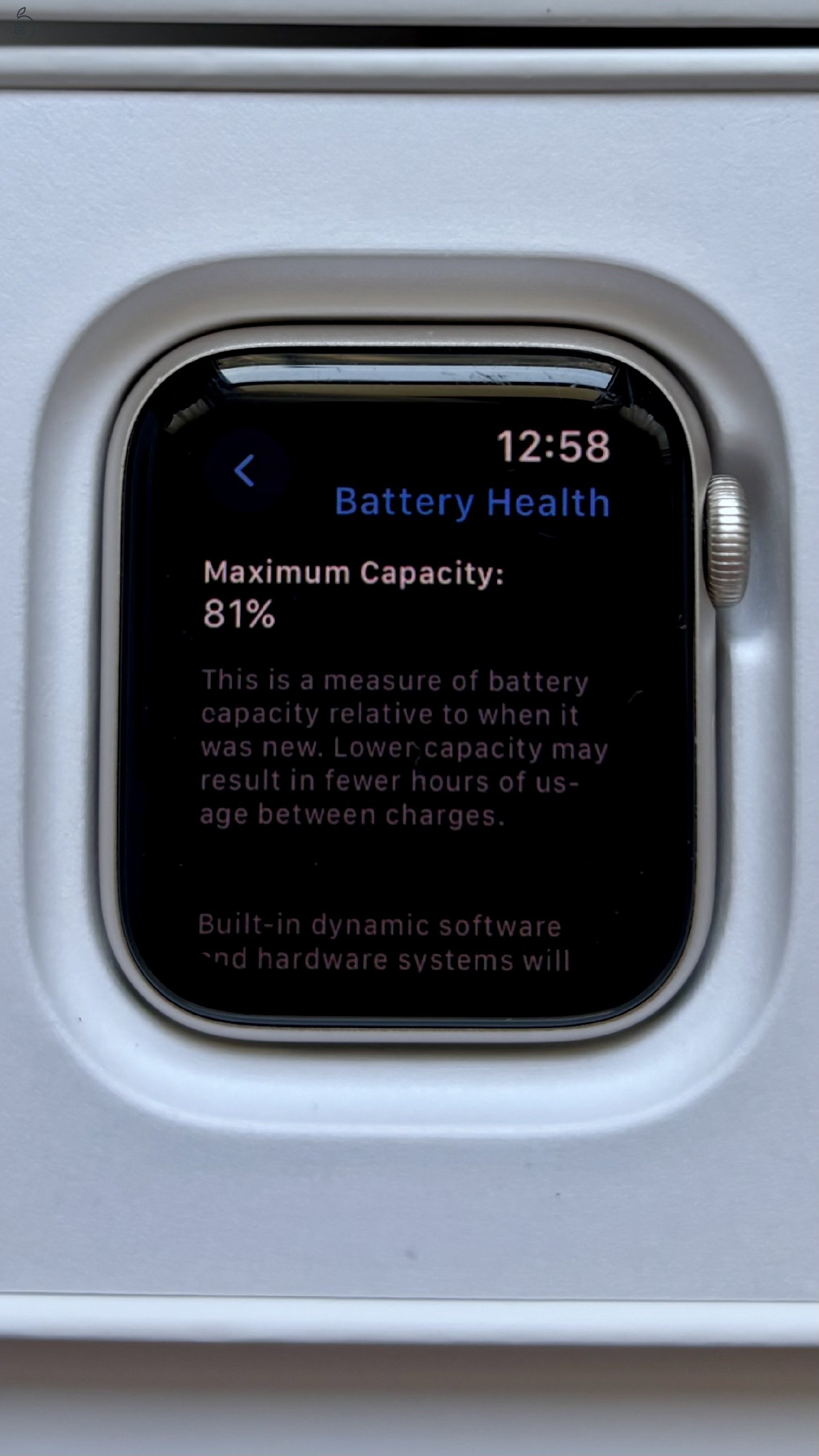 Apple Watch SE 2nd Gen 40mm Starlight alu case GPS - 81%