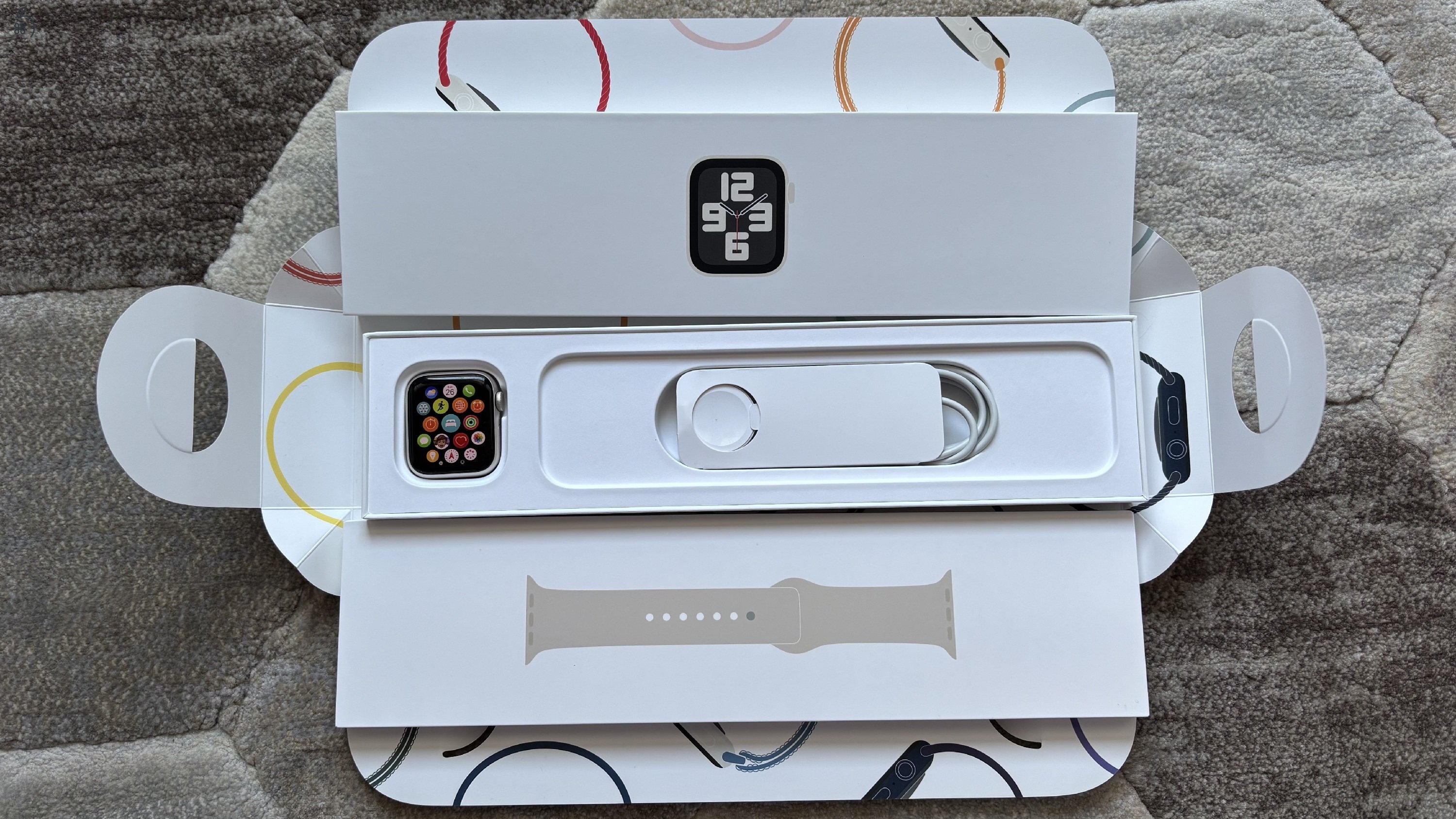 Apple Watch SE 2nd Gen 40mm Starlight alu case GPS - 81%