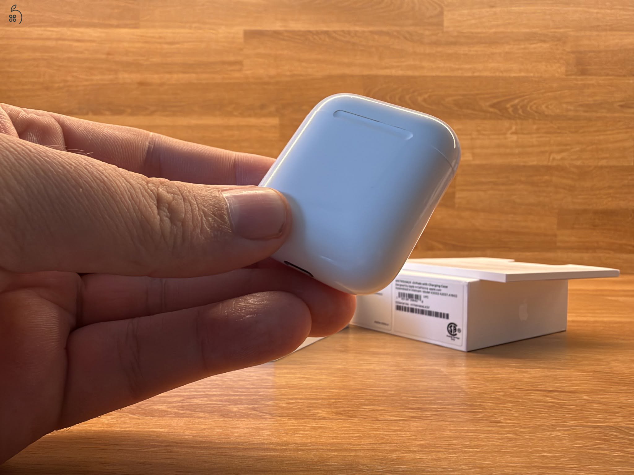 Apple AirPods 2 (Charging Case) - PATIKA, ÚJSZERŰ ÁLLAPOTBAN!