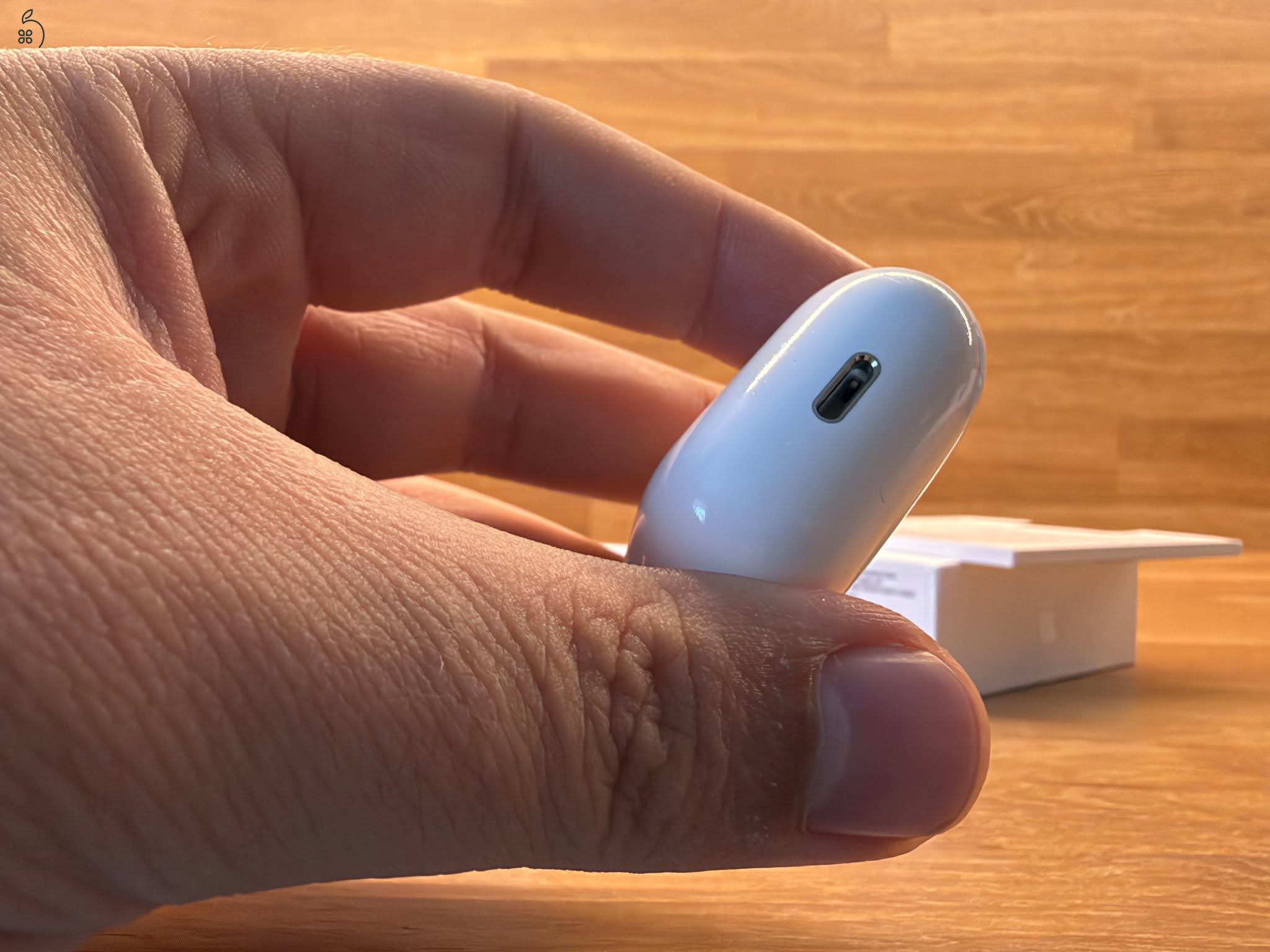 Apple AirPods 2 (Charging Case) - PATIKA, ÚJSZERŰ ÁLLAPOTBAN!