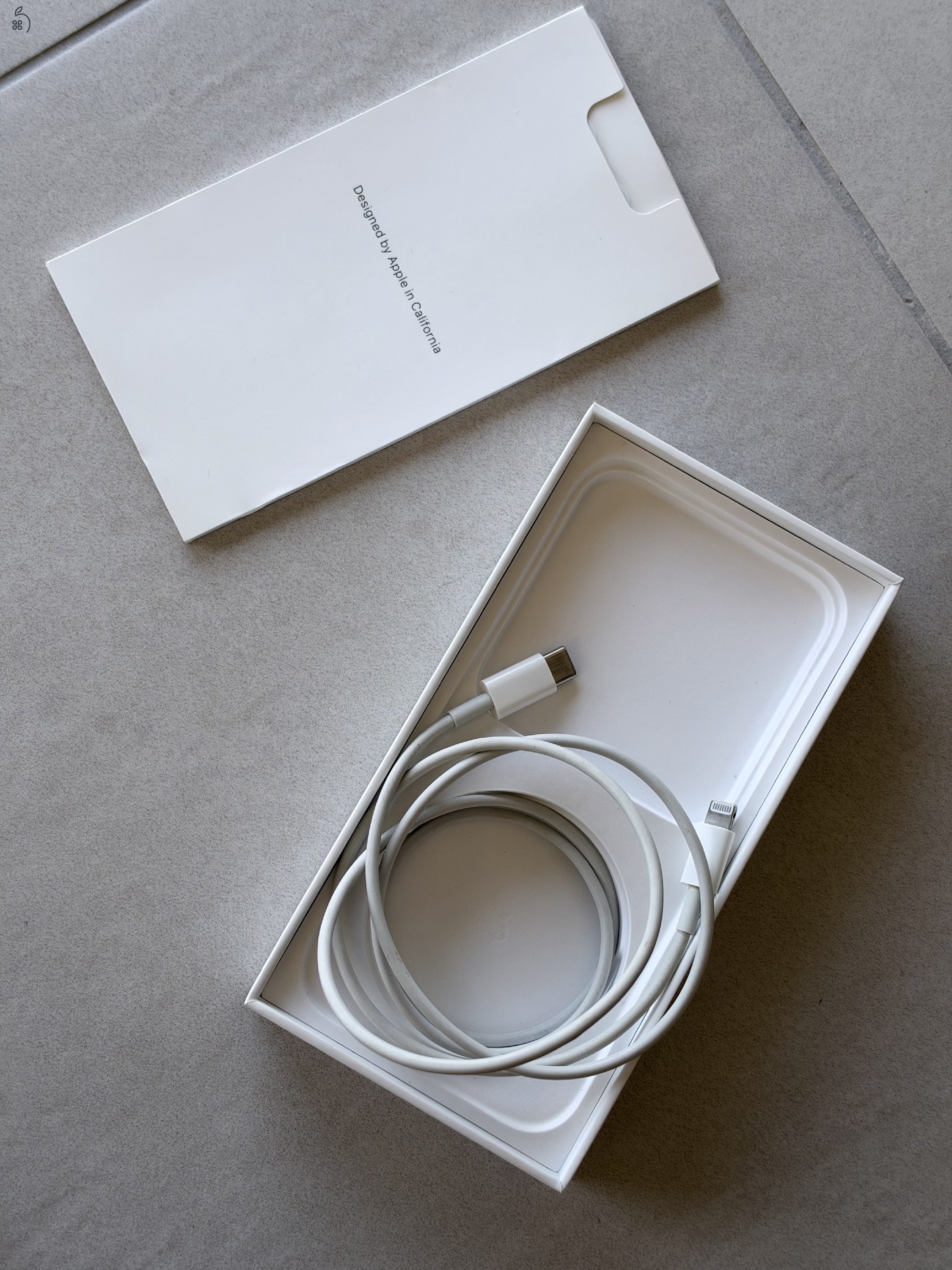 Arany Iphone 14 PRO 256 GB - ajándék tokokkal