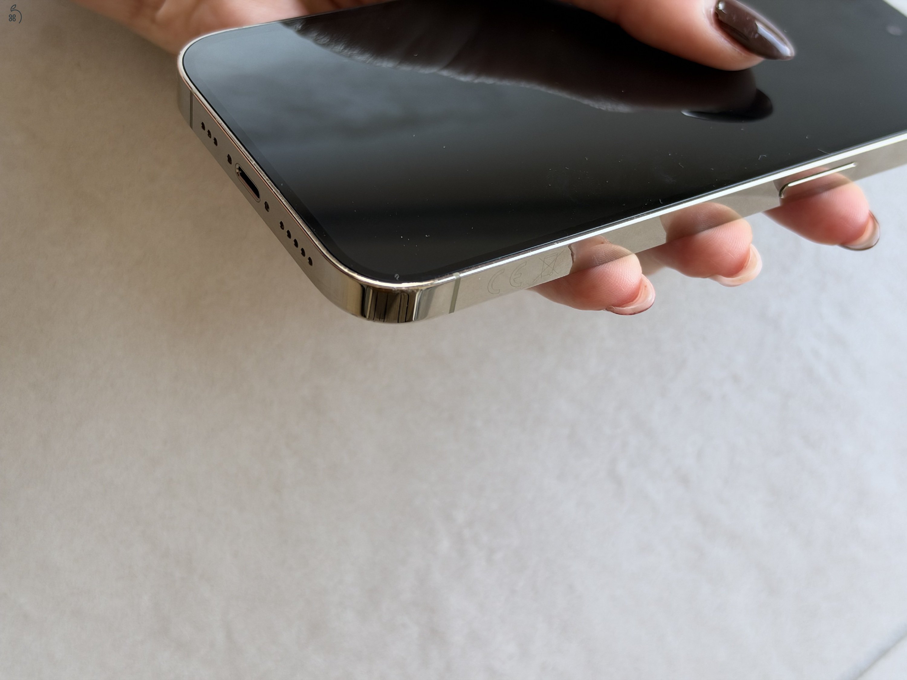 Arany Iphone 14 PRO 256 GB - ajándék tokokkal
