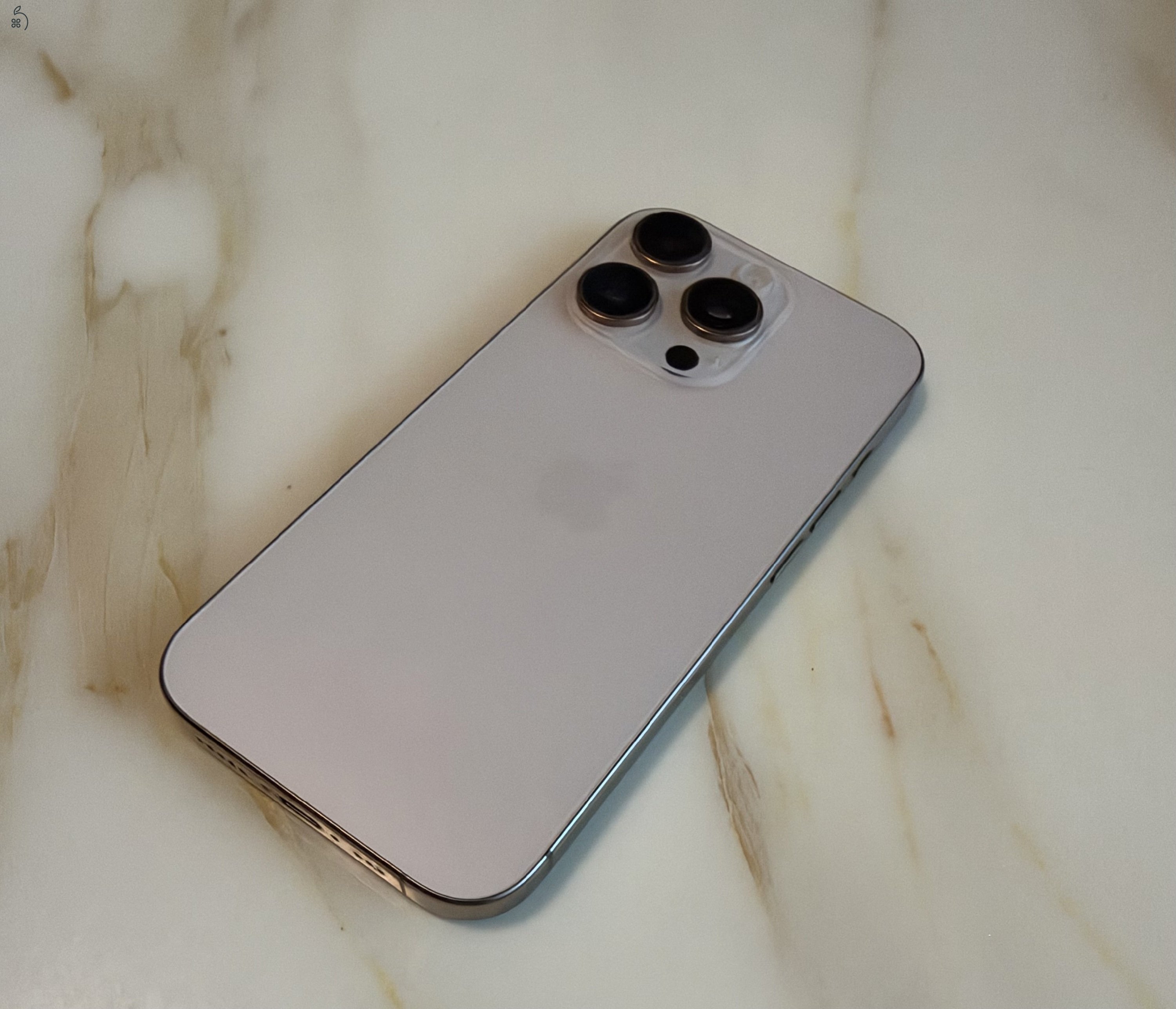 iPhone 16 Pro 256 GB – karcmentes, újszerű állapotban