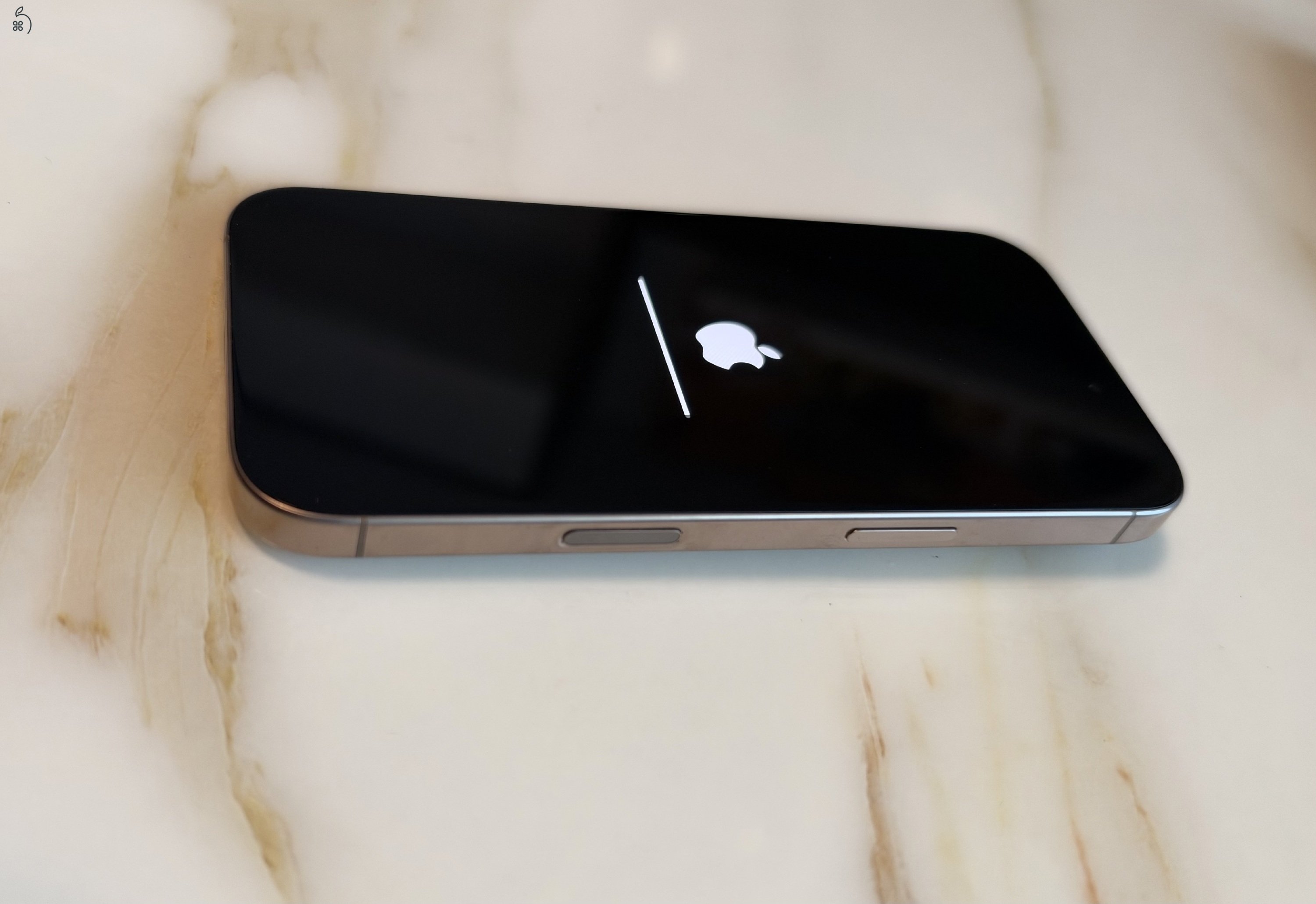 iPhone 16 Pro 256 GB – karcmentes, újszerű állapotban