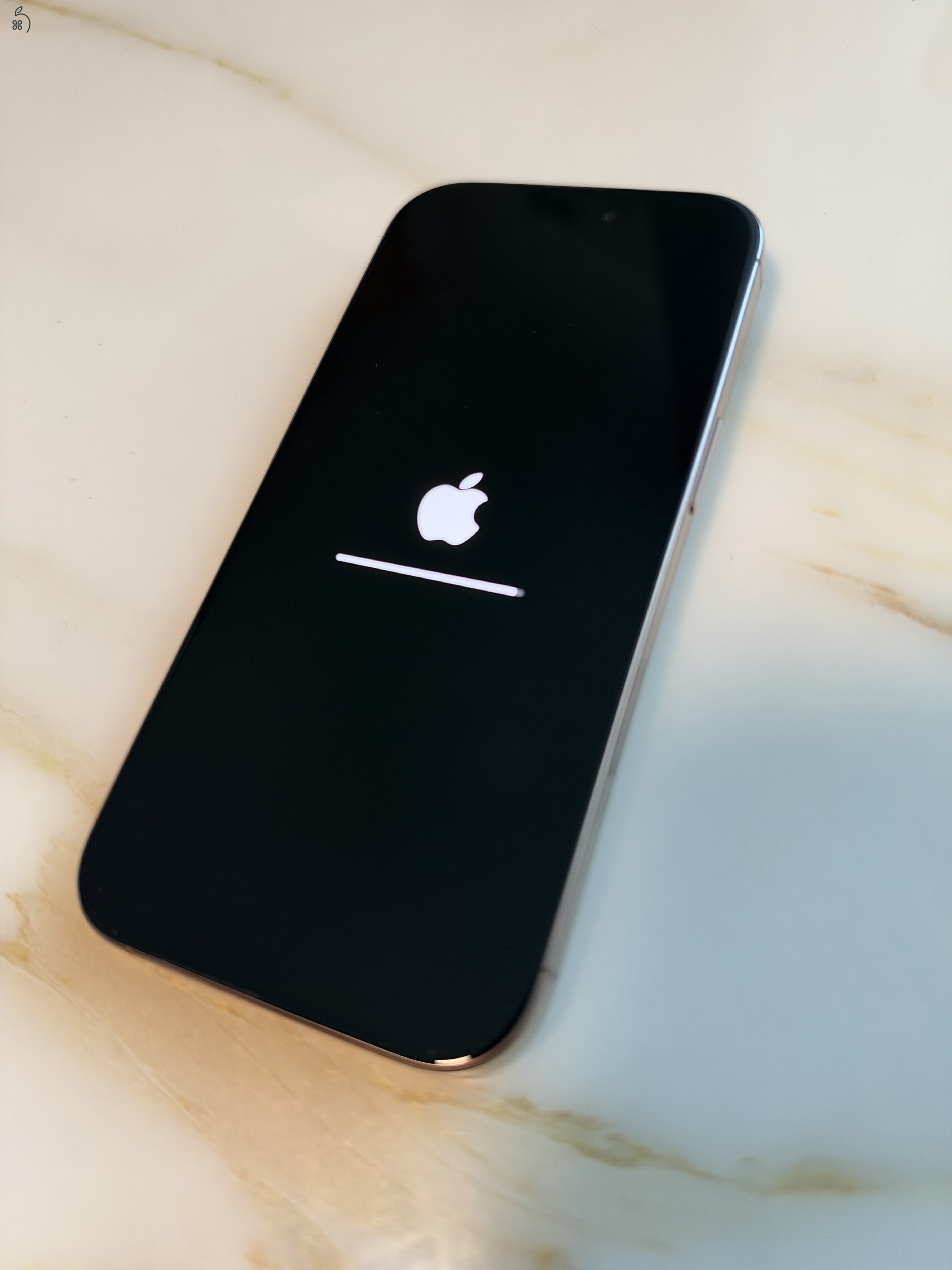 iPhone 16 Pro 256 GB – karcmentes, újszerű állapotban