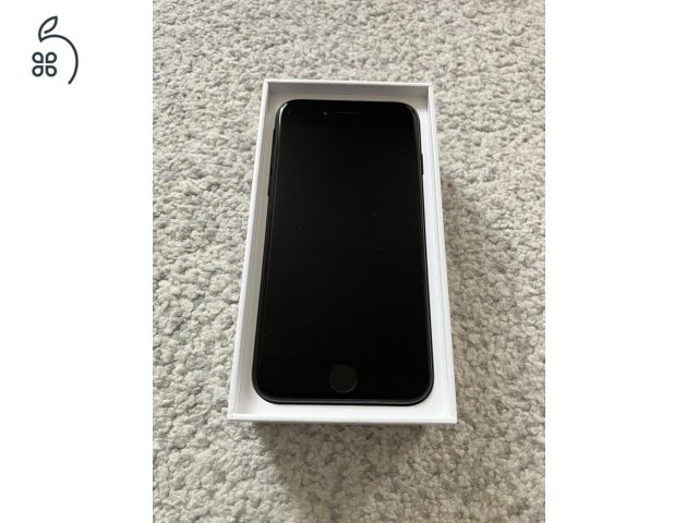 Apple iPhone 7, Fekete, 32GB, 100% akkumulátor 