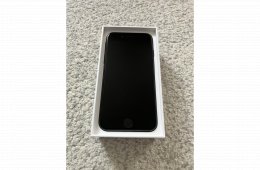 Apple iPhone 7, Fekete, 32GB, 100% akkumulátor 