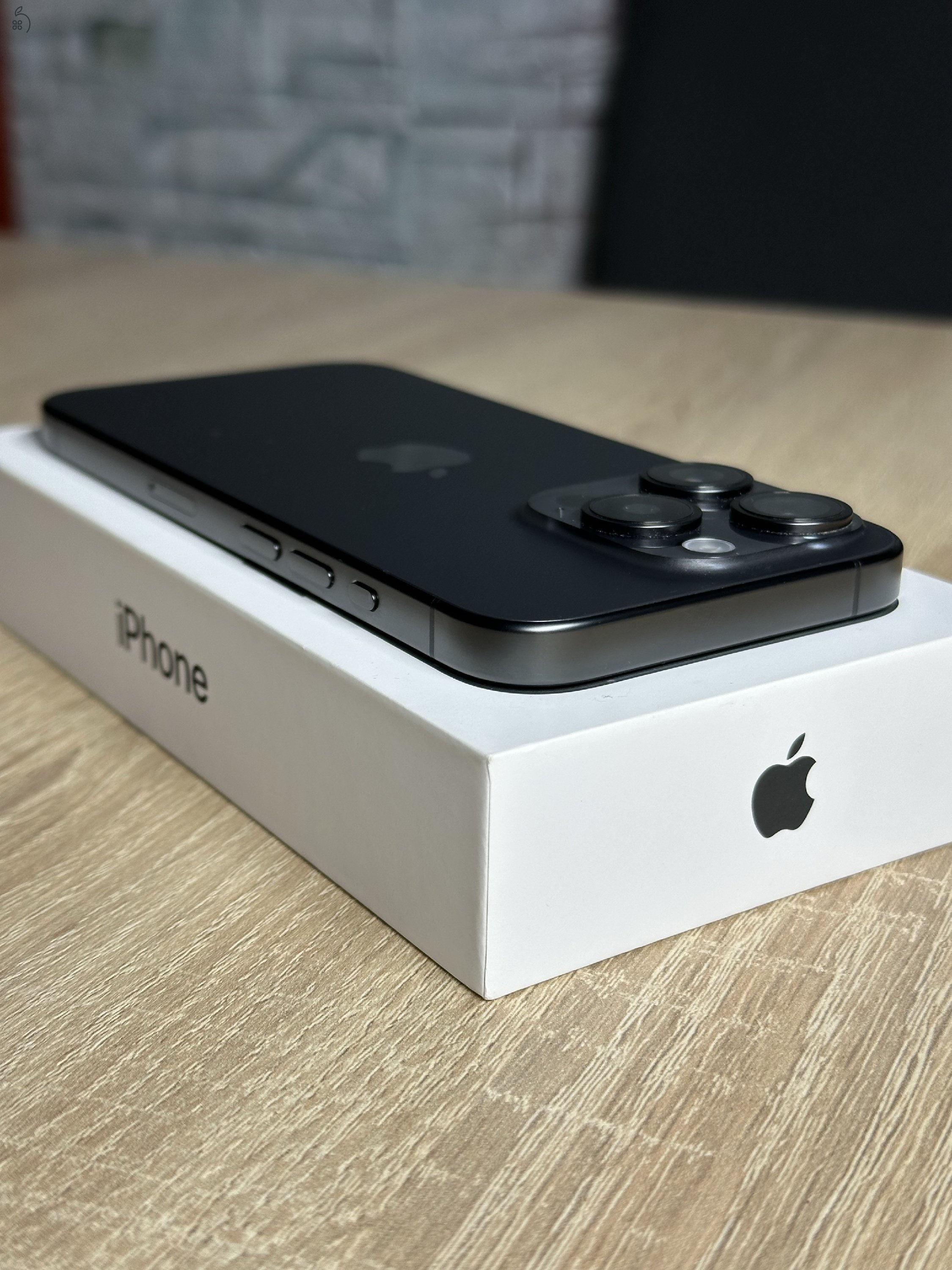 iPhone 15 Pro 128GB Független Karcmentes