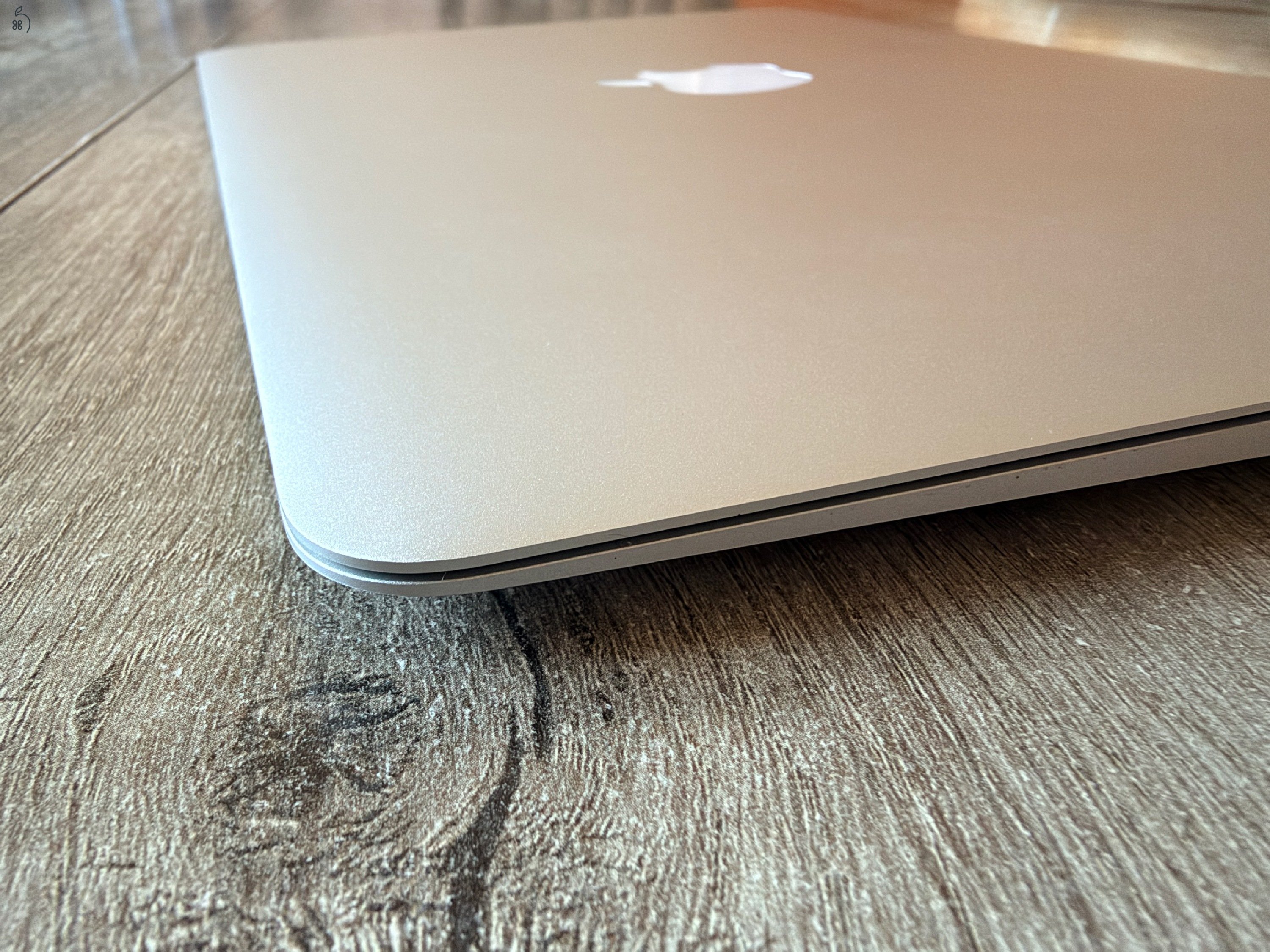 MacBook Air 2017 nagyon jó állapotban