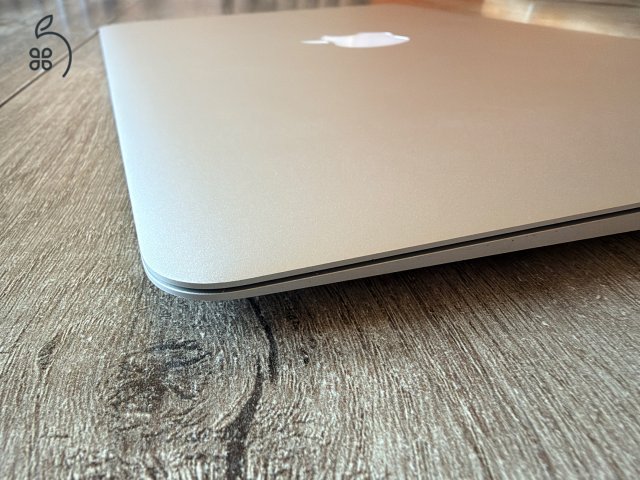 MacBook Air 2017 nagyon jó állapotban