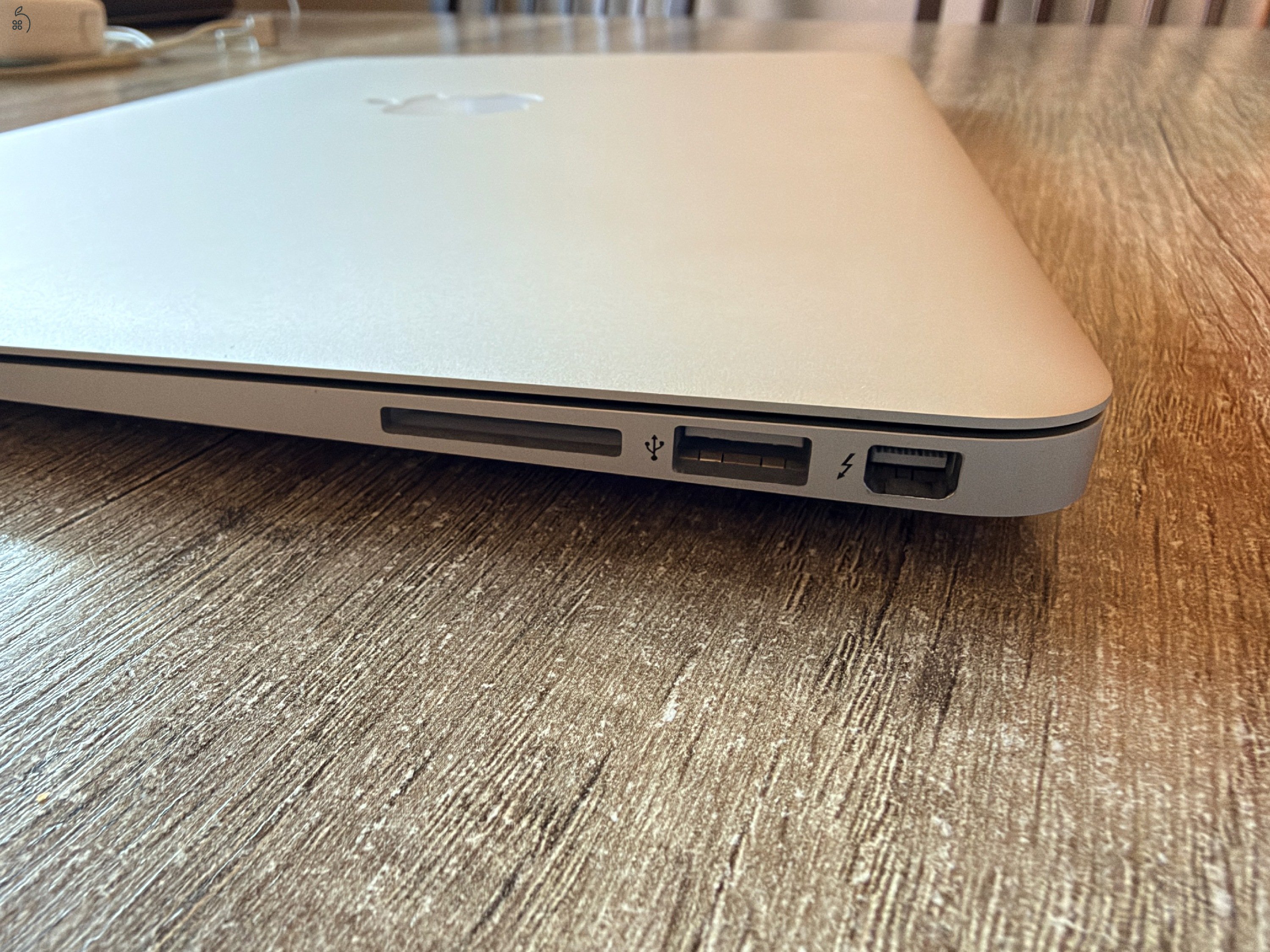 MacBook Air 2017 nagyon jó állapotban