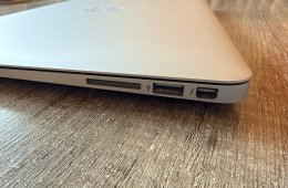 MacBook Air 2017 nagyon jó állapotban
