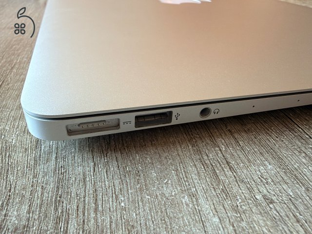 MacBook Air 2017 nagyon jó állapotban
