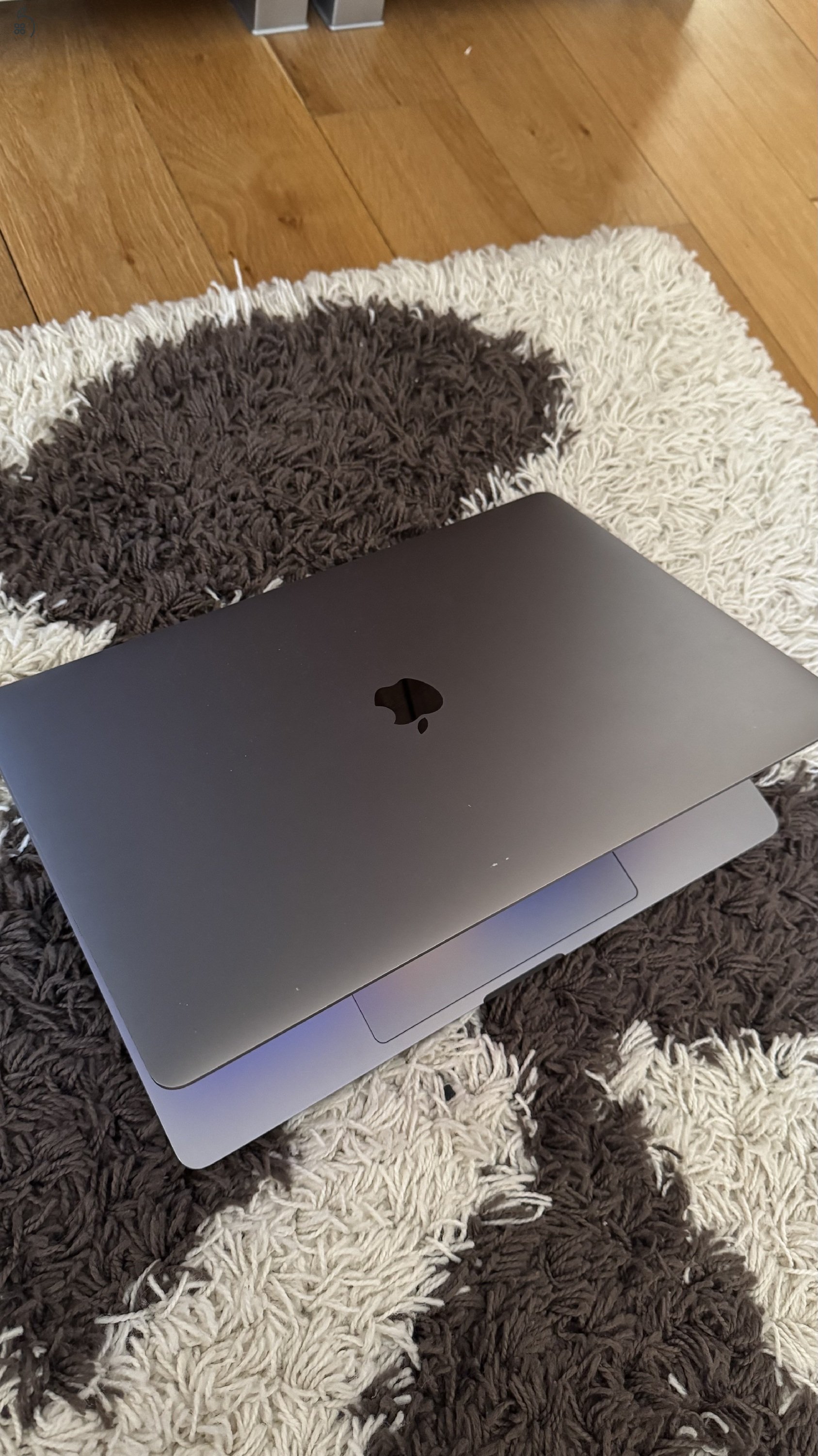 MacBook Pro 16