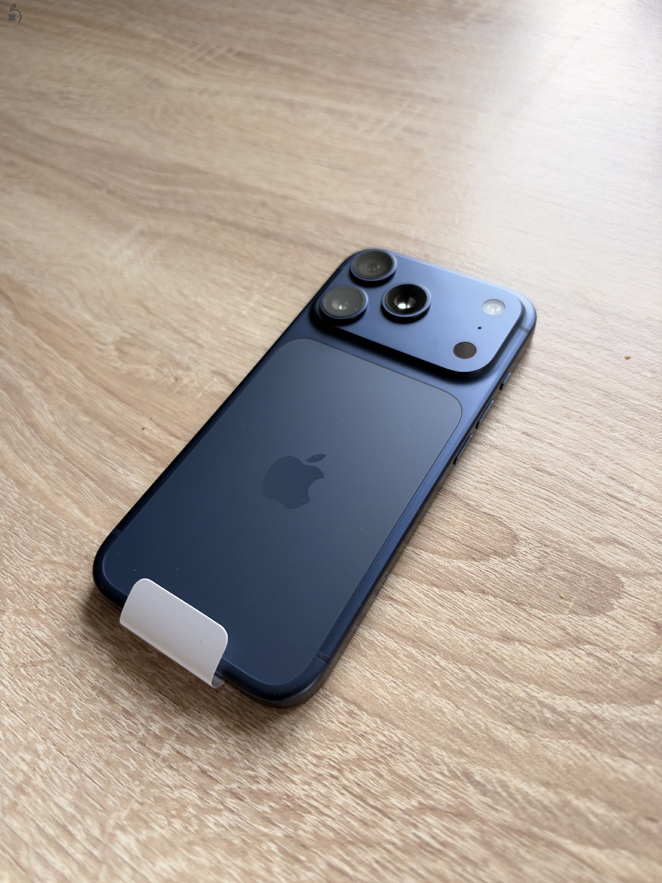 Eladó teljesen új iPhone 17 Pro – 256 GB – Deep Blue (mélykék)
