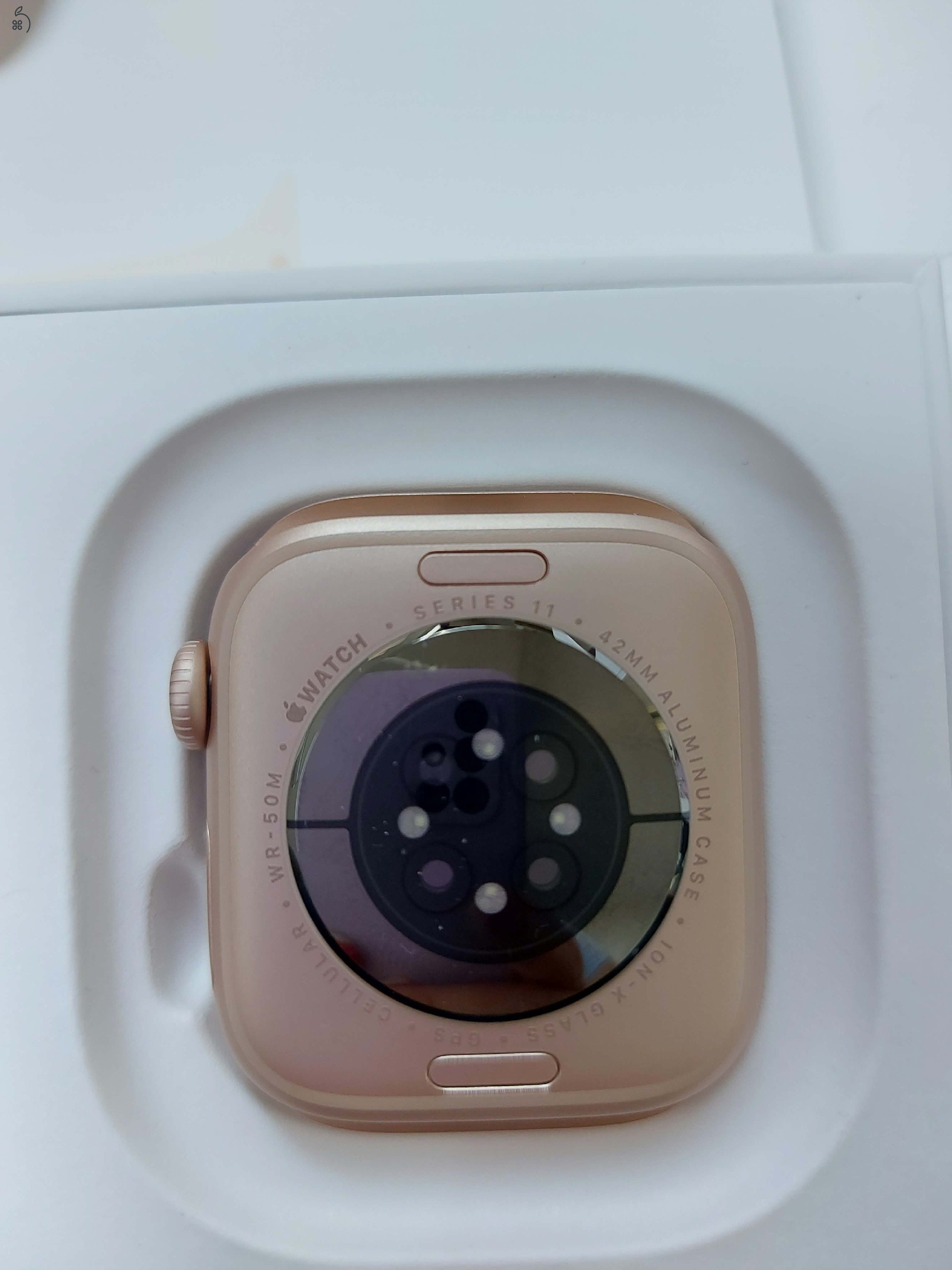 Apple Watch Series 11 - GPS + Cellular - Aluminium Rose Gold 42mm - 1 év garanciával