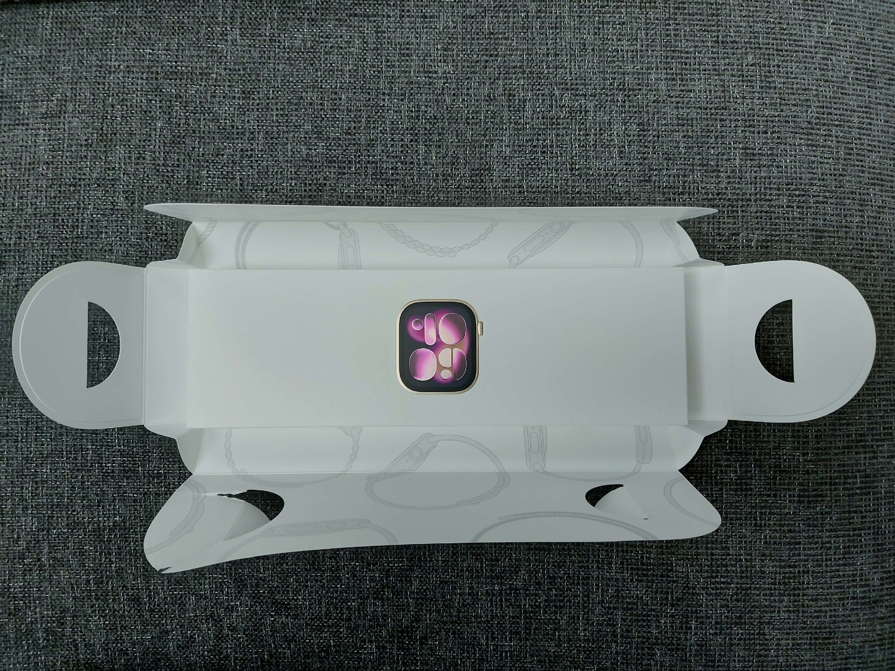 Apple Watch Series 11 - GPS + Cellular - Aluminium Rose Gold 42mm - 1 év garanciával