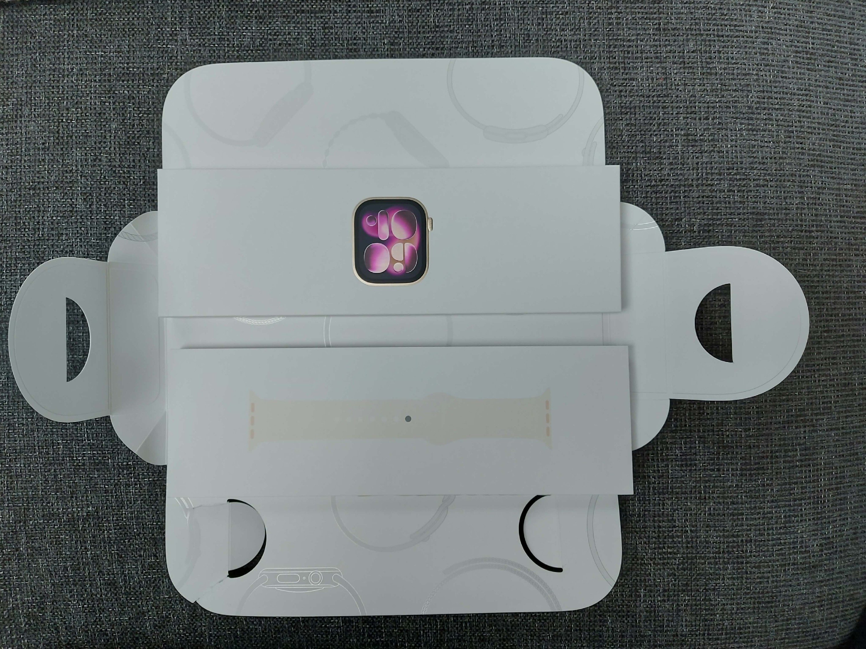 Apple Watch Series 11 - GPS + Cellular - Aluminium Rose Gold 42mm - 1 év garanciával