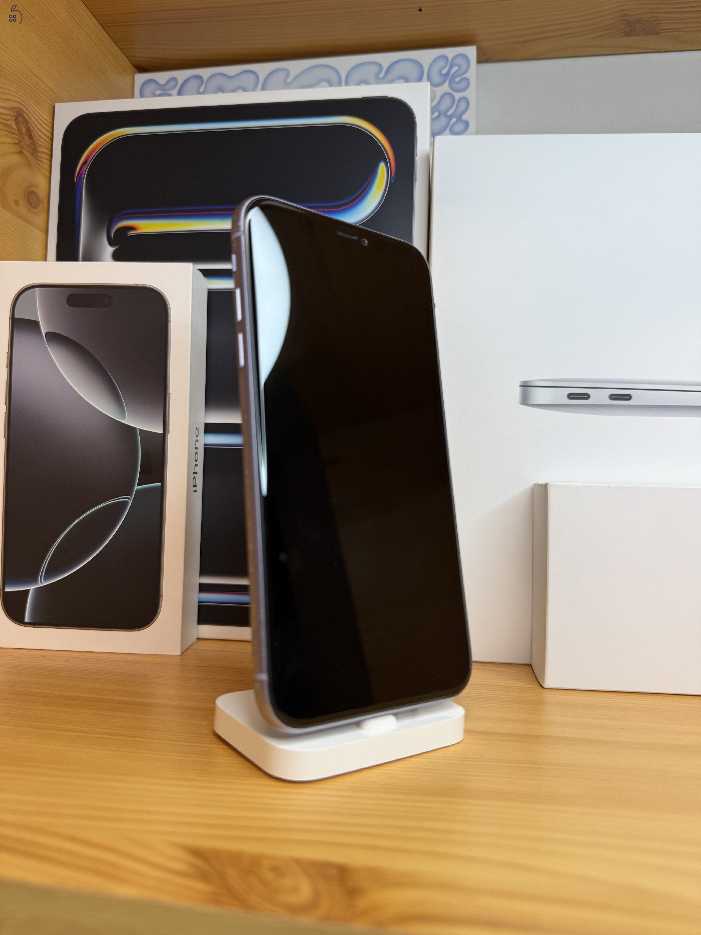 iPhone 11 Független 64GB 100% akku (Kijelző szépséghiba)
