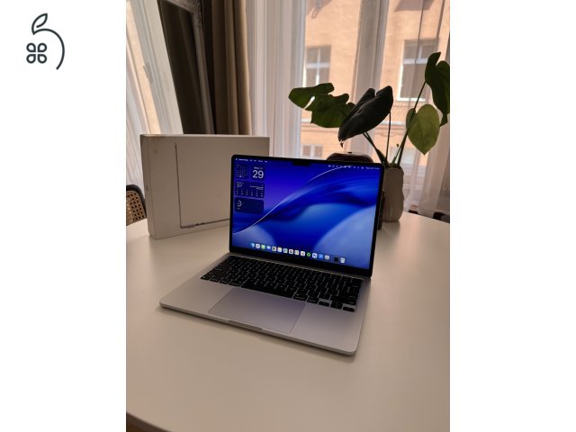  Apple MacBook Air 13” M3 (16 GB RAM, 512 GB SSD), Silver